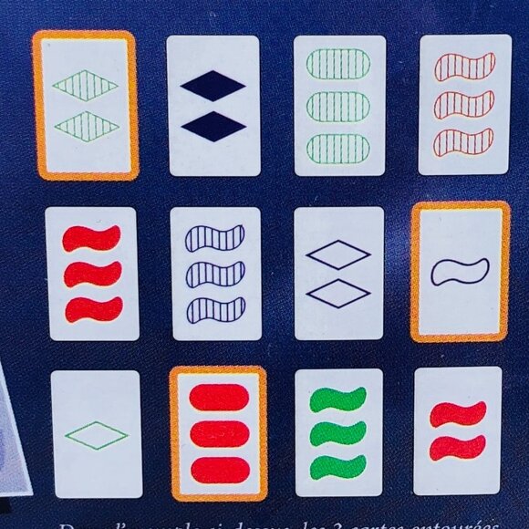 SET- Tin Box Card Game of Observation, Logic and Speed French Version Age 6+ - Picture 8 of 11